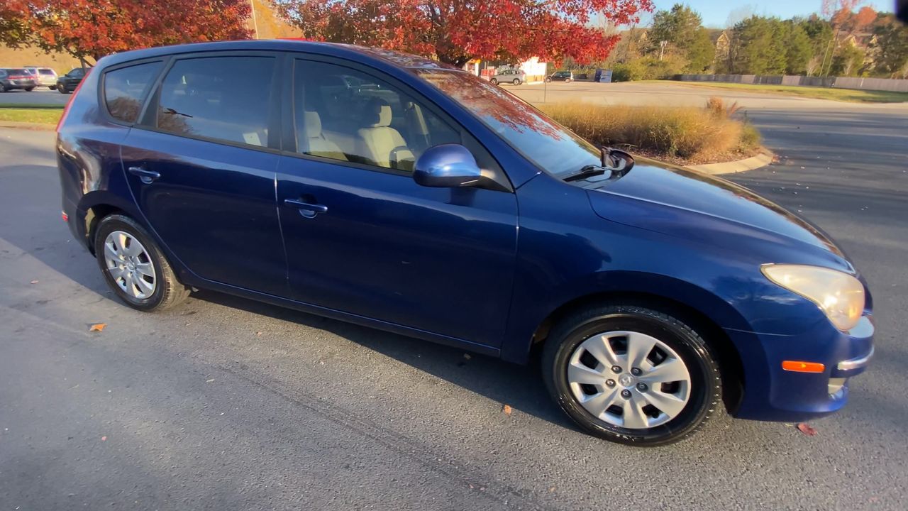 2012 Hyundai Elantra Touring GLS photo 2