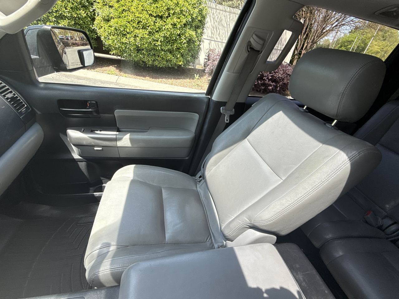 2012 Toyota Sequoia SR5 photo 19