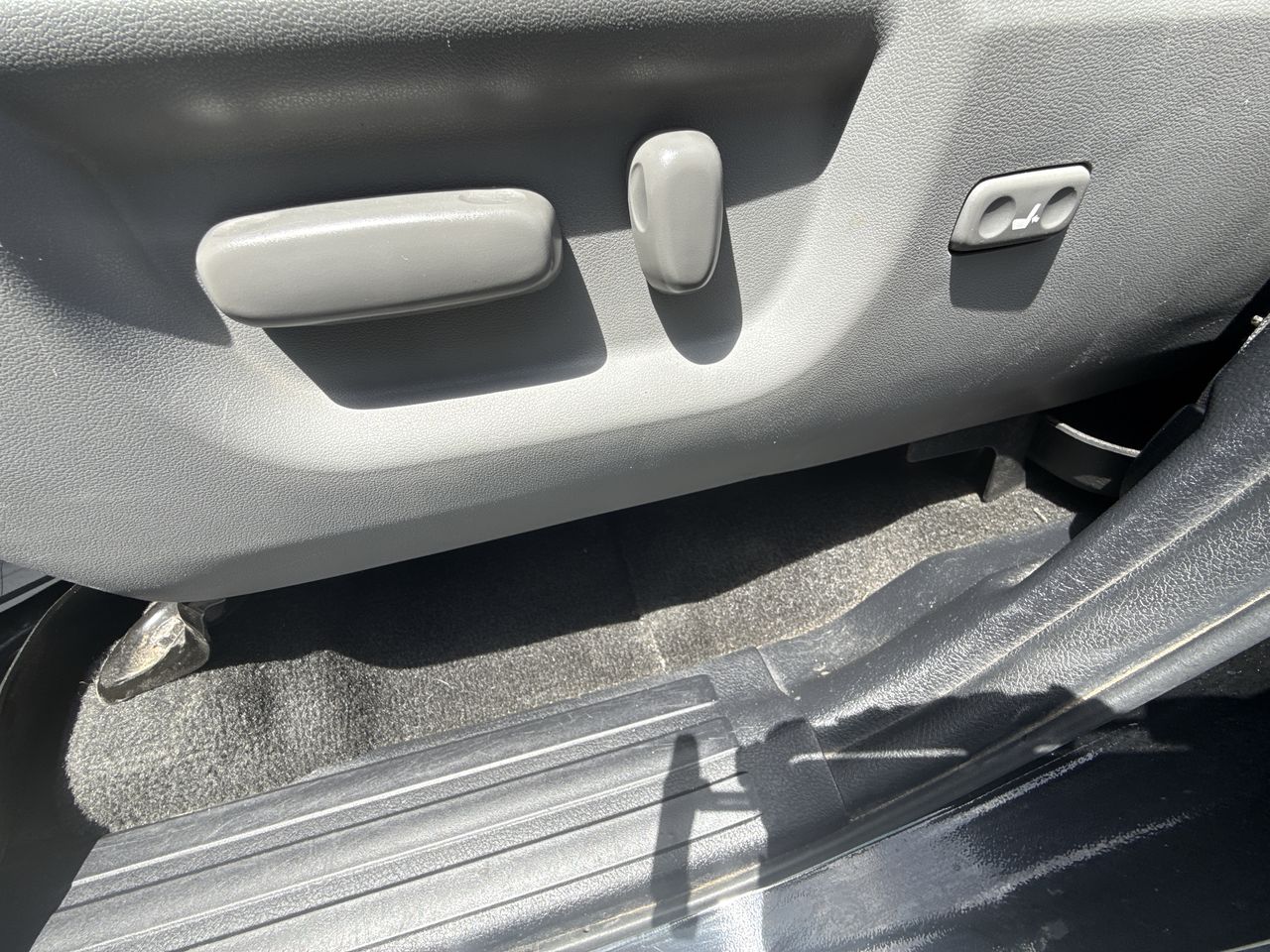 2012 Toyota Sequoia SR5 photo 13