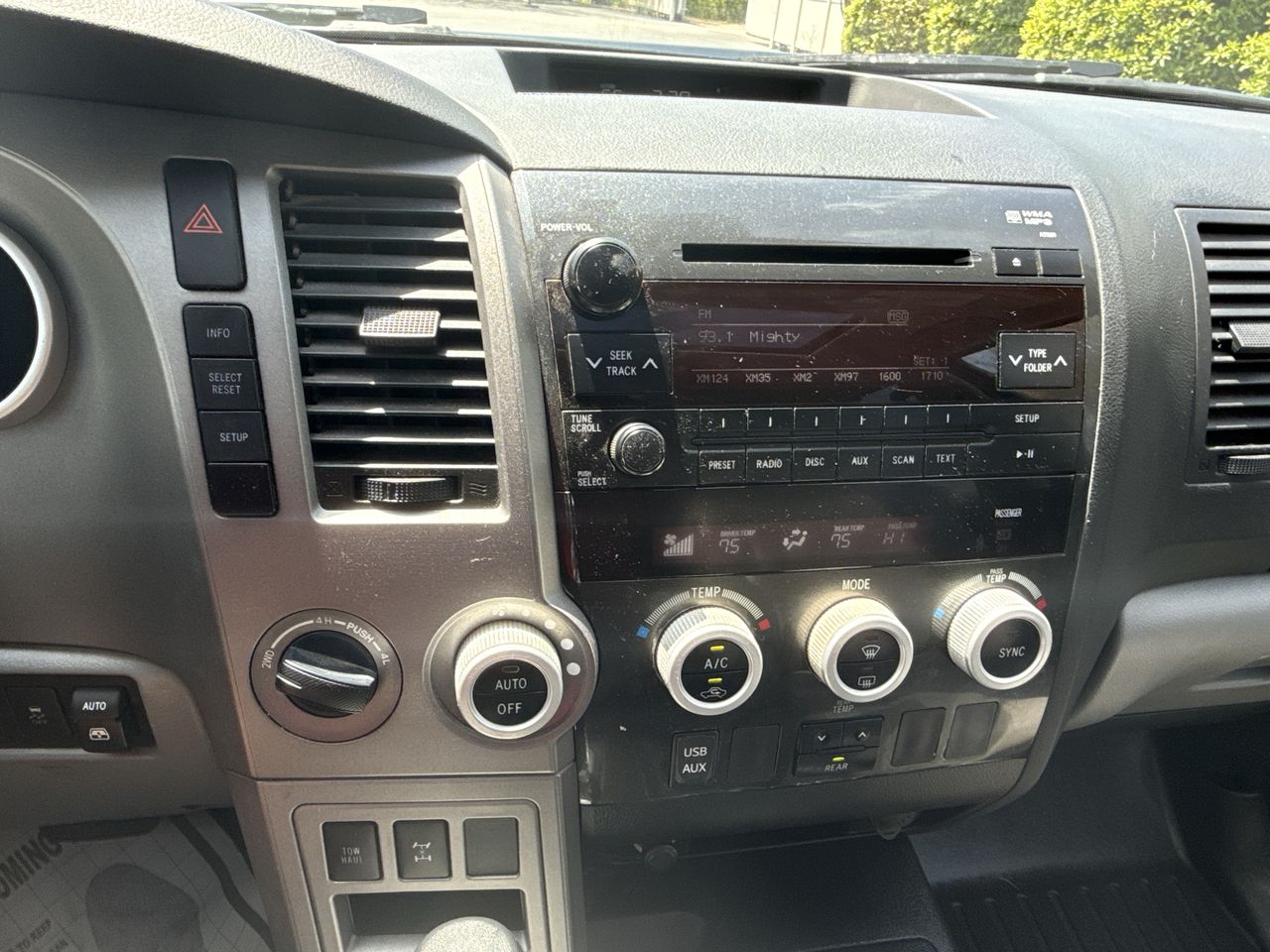2012 Toyota Sequoia SR5 photo 17