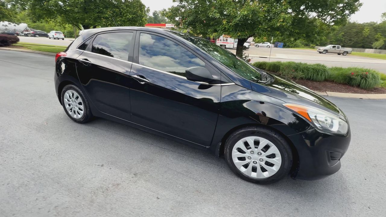 2016 Hyundai Elantra GT Base photo 2