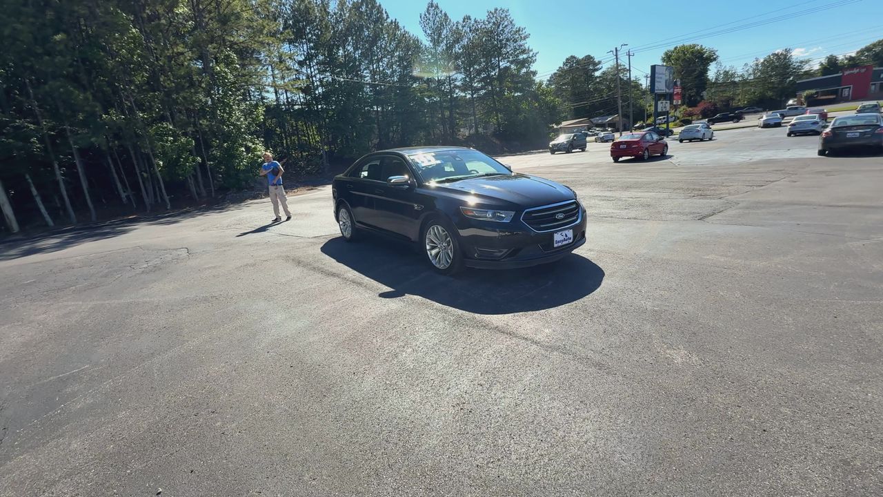 2017 Ford Taurus Limited photo 2