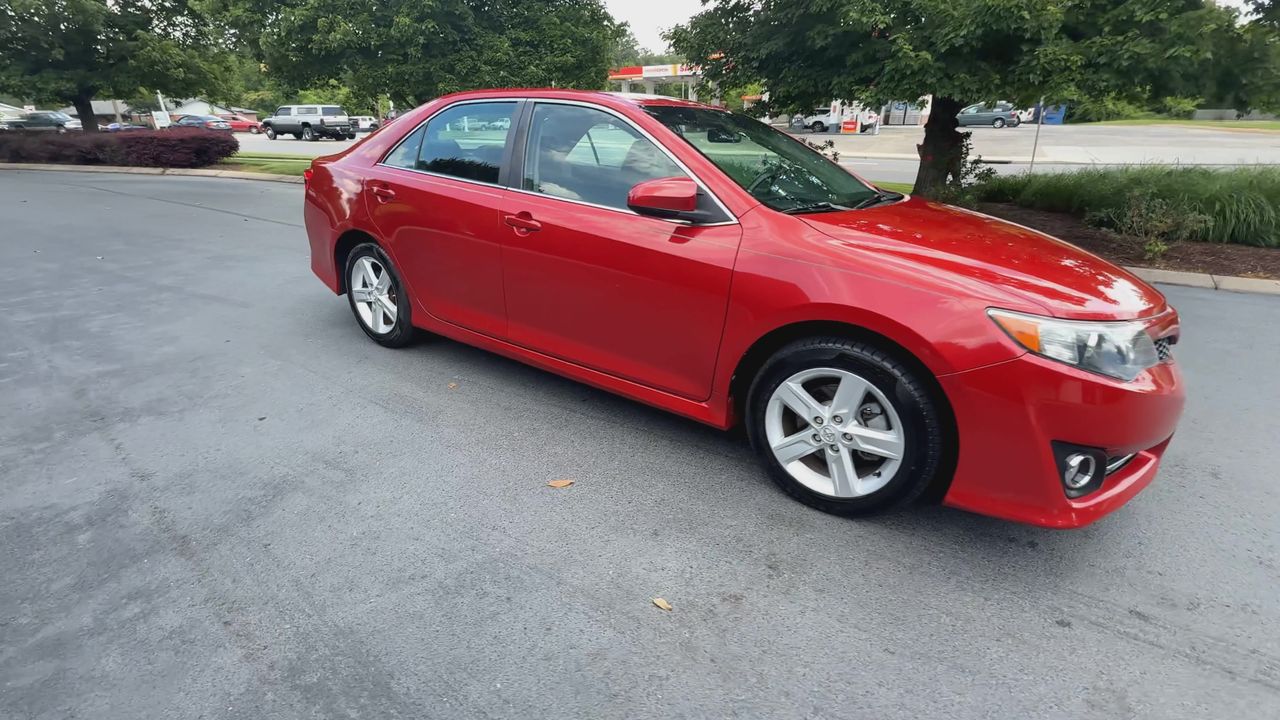 2014 Toyota Camry photo 2