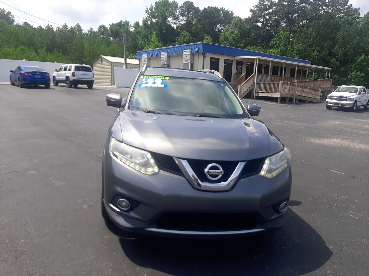 2015 Nissan Rogue SL photo 2