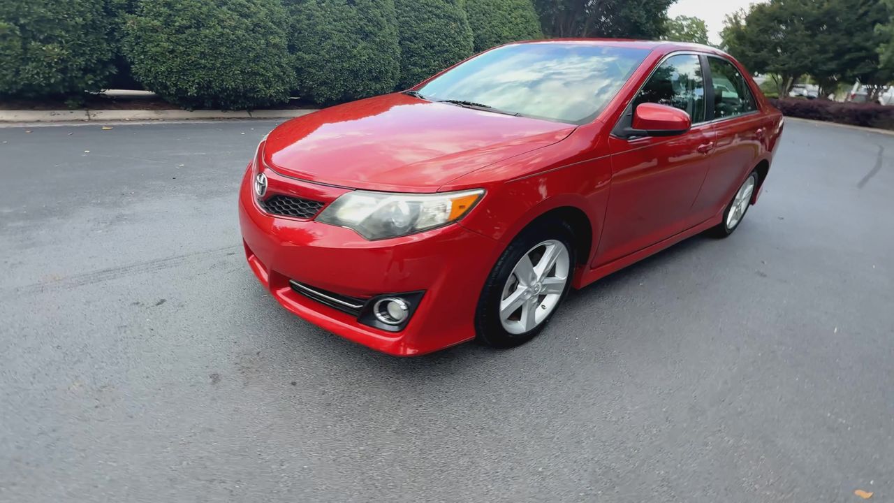 2014 Toyota Camry photo 4
