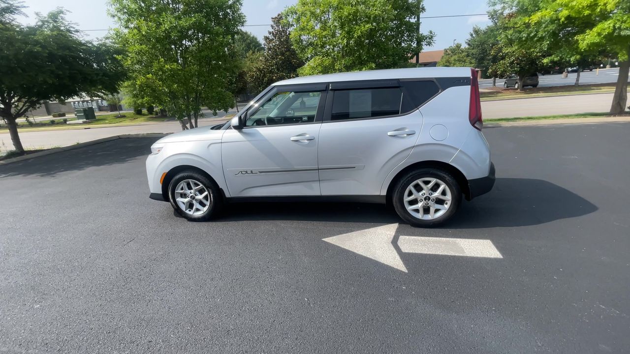 2020 Kia Soul S photo 2