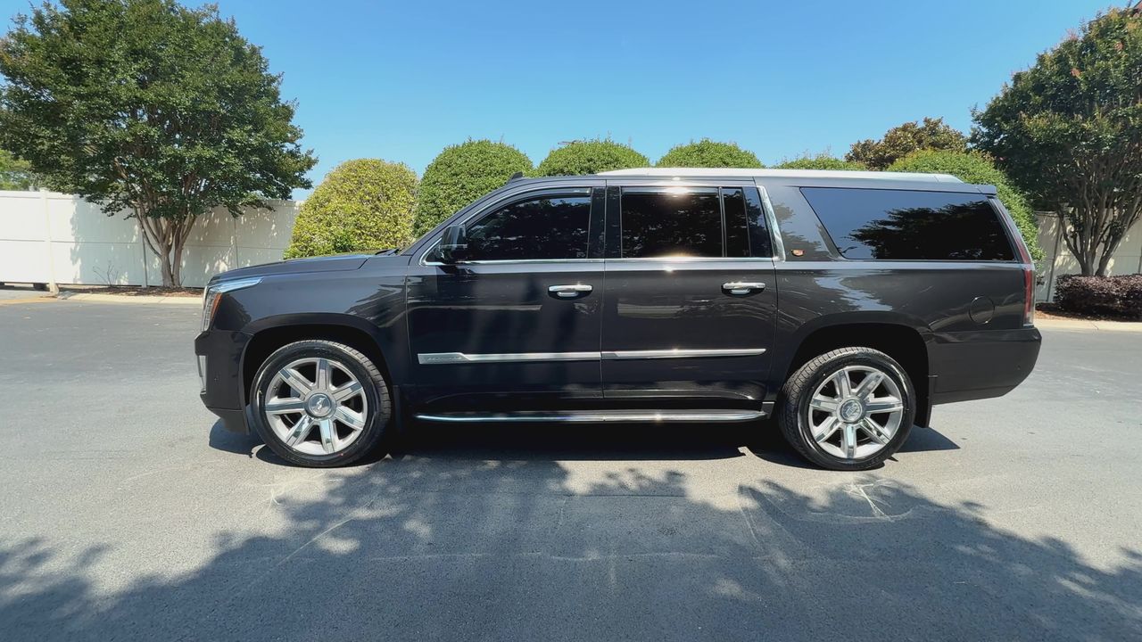 2019 Cadillac Escalade ESV Luxury photo 5