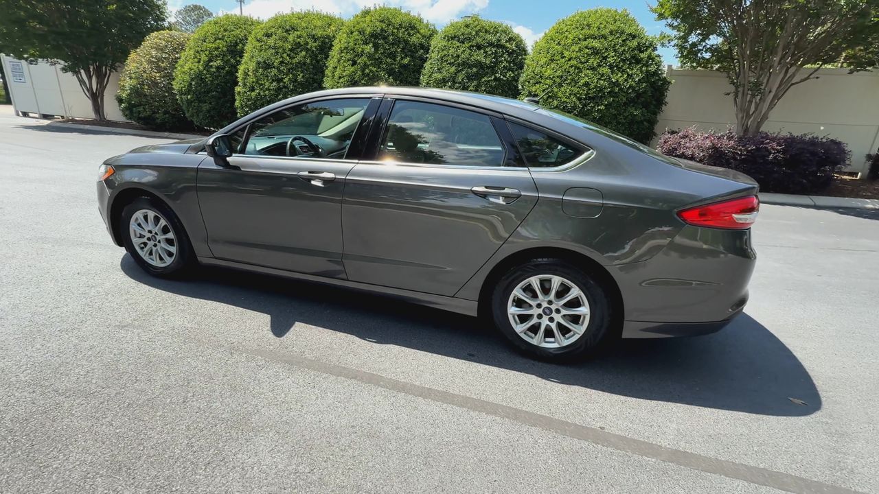 2017 Ford Fusion S photo 6