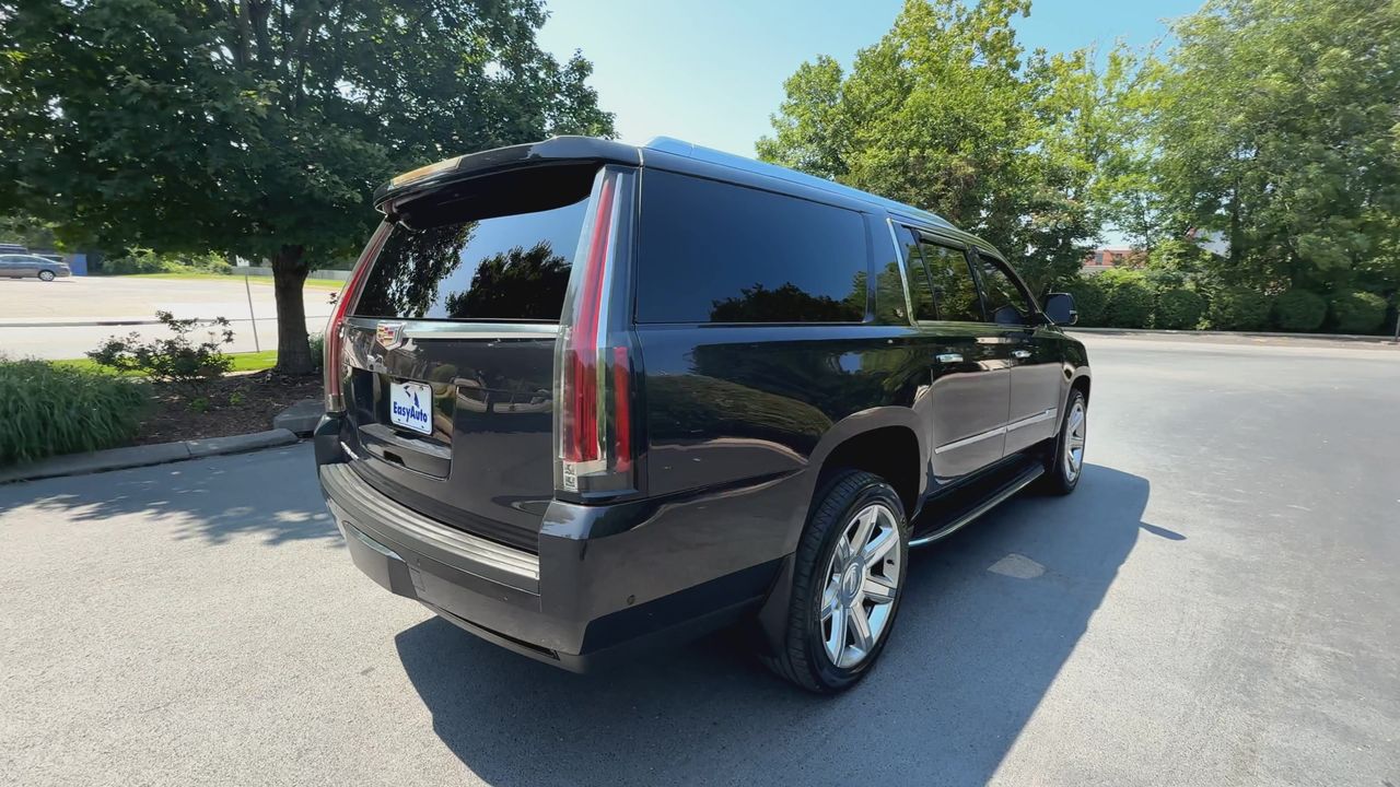 2019 Cadillac Escalade ESV Luxury photo 8