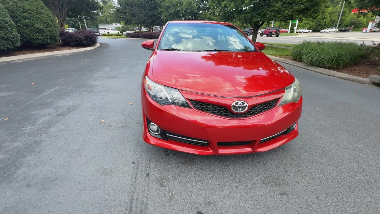 2014 Toyota Camry photo 3