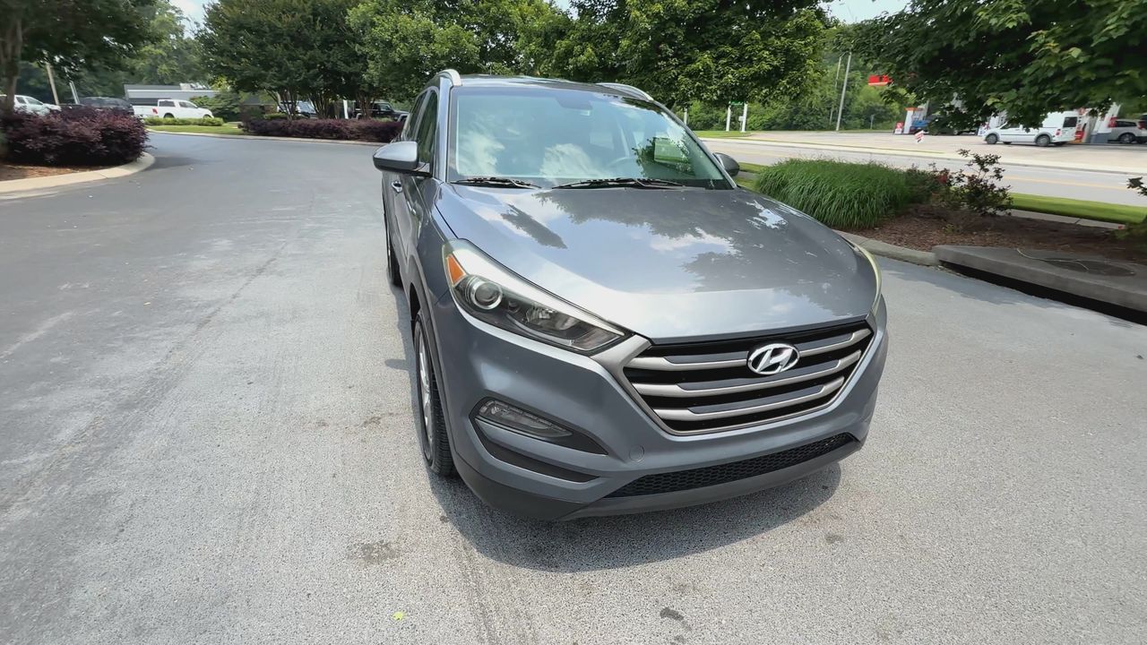 2016 Hyundai Tucson SE photo 2