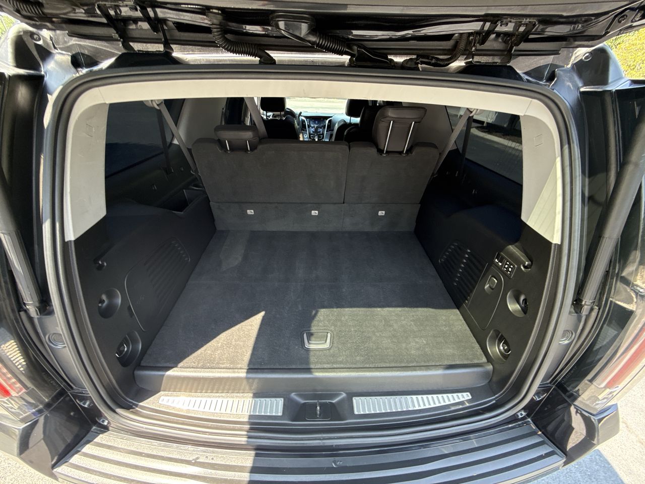 2019 Cadillac Escalade ESV Luxury photo 23