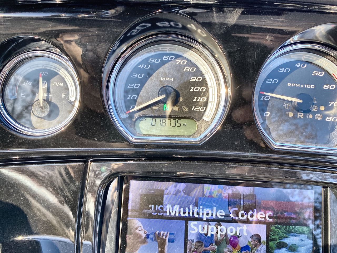 2014 Harley Davidson Electra Glide Ultra Limited FLHTK photo 2