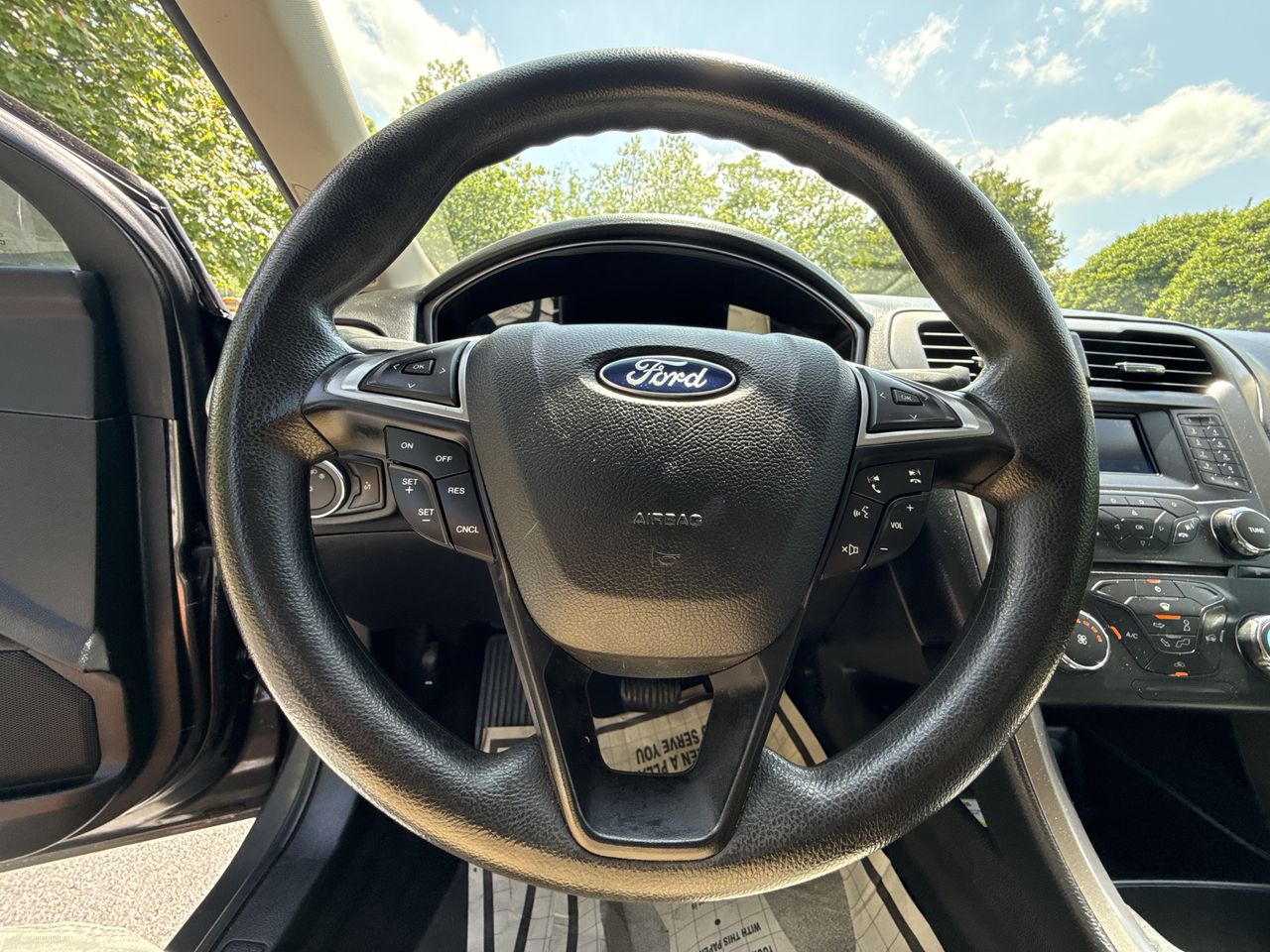 2017 Ford Fusion S photo 14