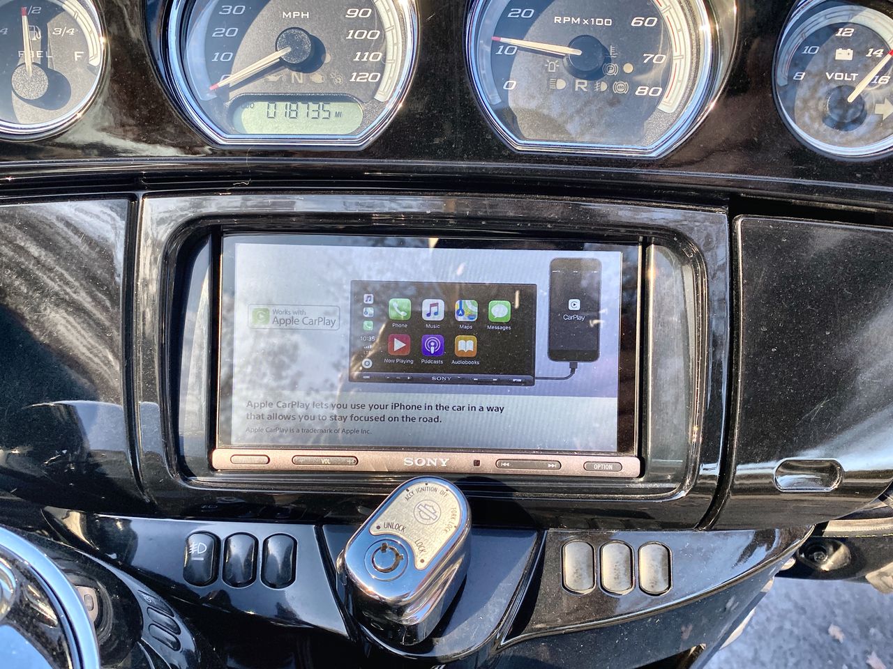 2014 Harley Davidson Electra Glide Ultra Limited FLHTK photo 3