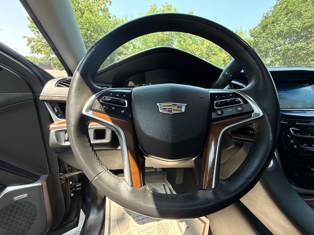 2019 Cadillac Escalade ESV Luxury photo 14