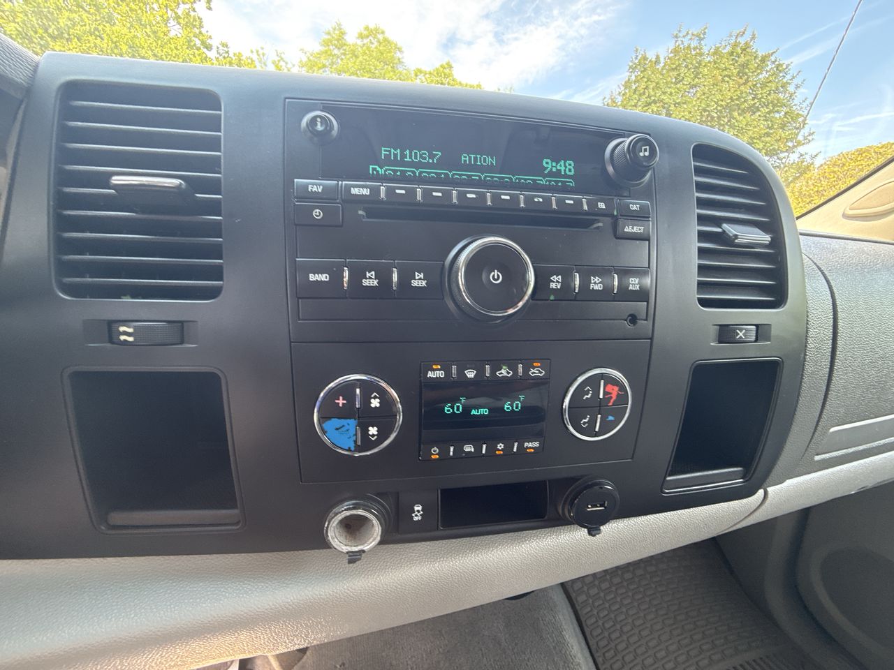 2012 Gmc Sierra SLE photo 16