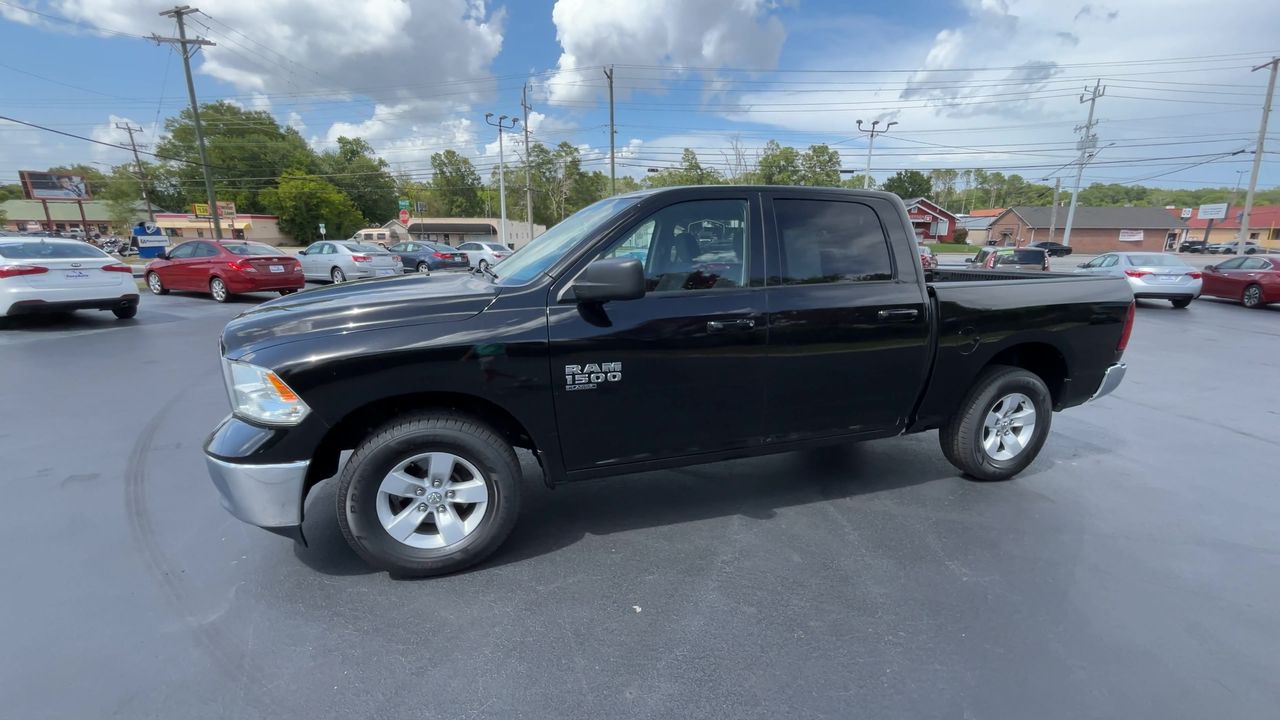 2021 Ram 1500 Classic SLT photo 4