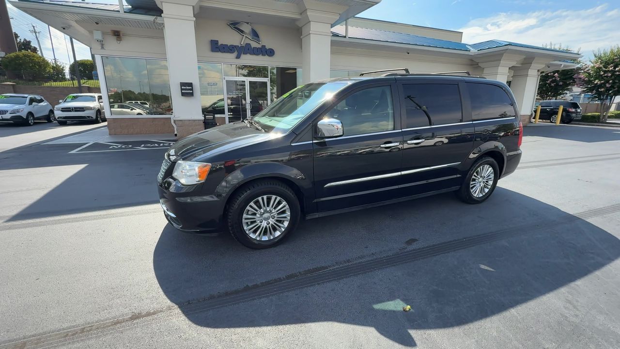 2015 Chrysler Town & Country photo 4