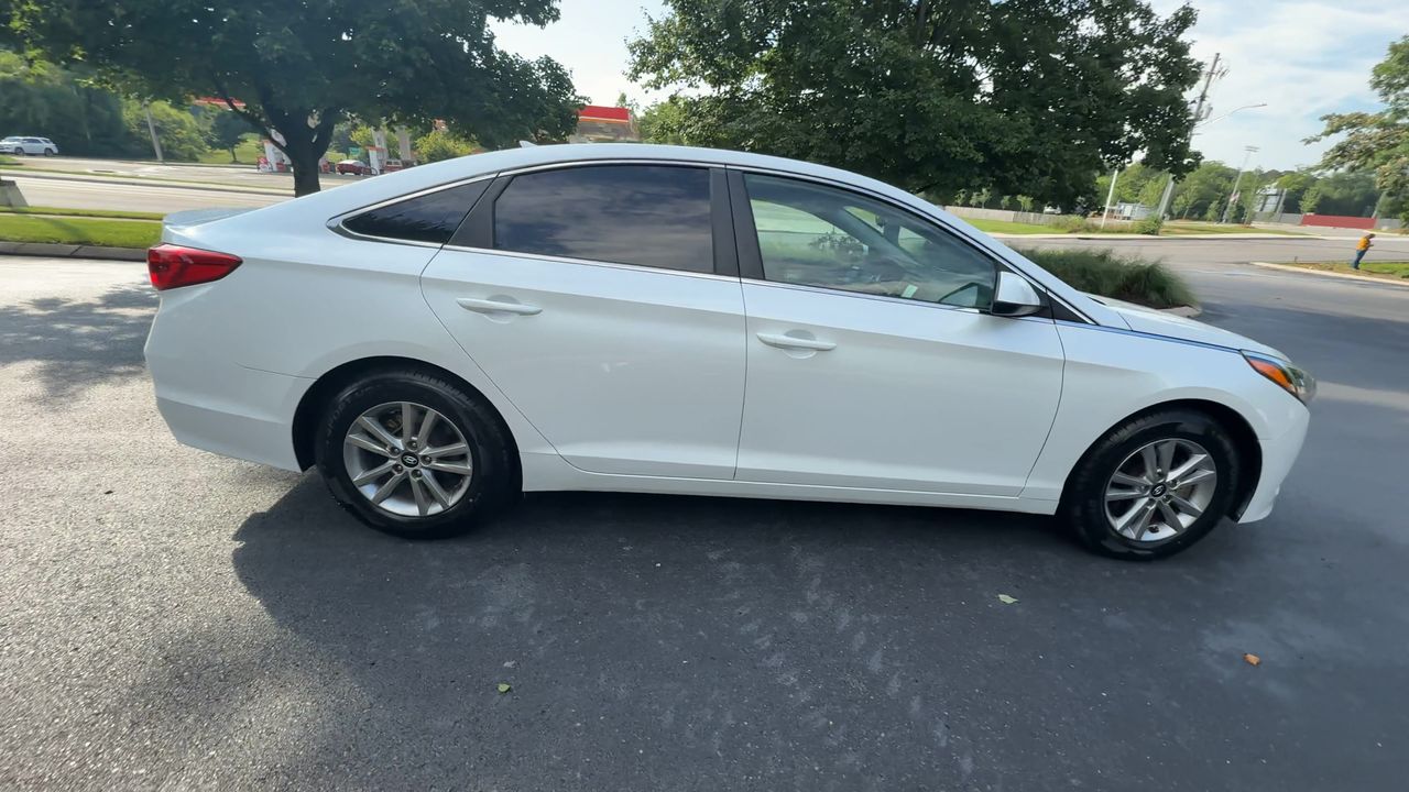 2017 Hyundai Sonata SE photo 8