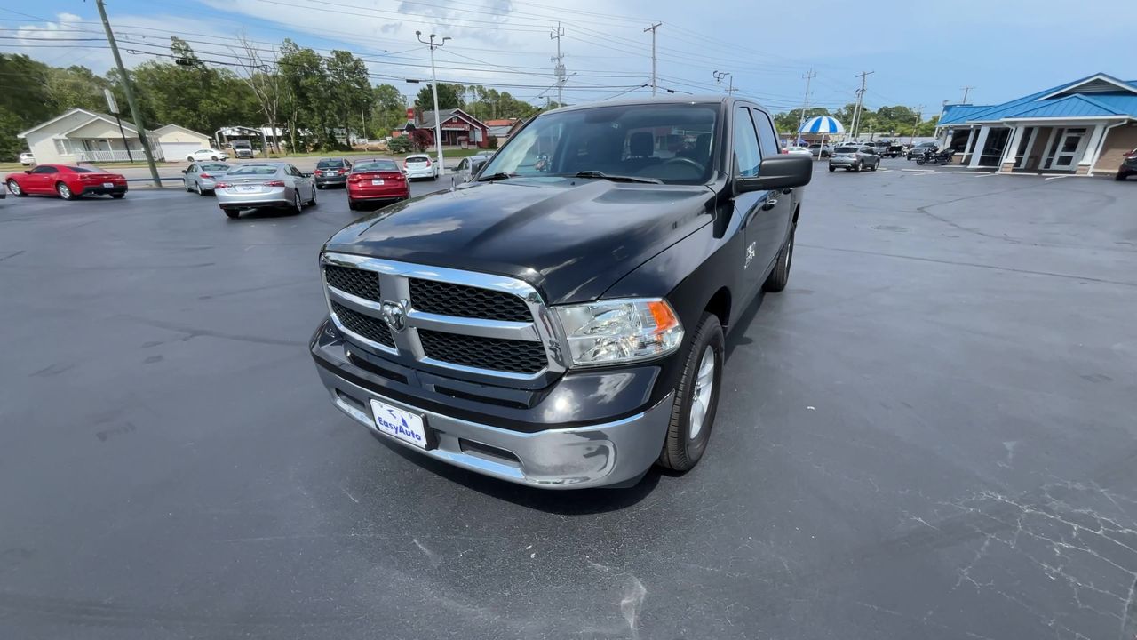 2021 Ram 1500 Classic SLT photo 3
