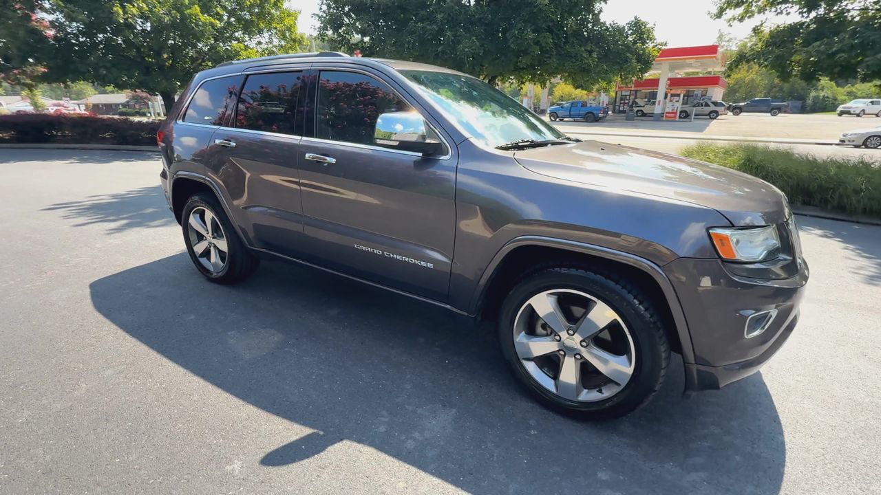 2015 Jeep Grand Cherokee Overland photo 2