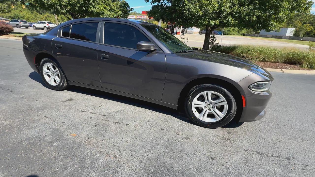 2016 Dodge Charger SE photo 2