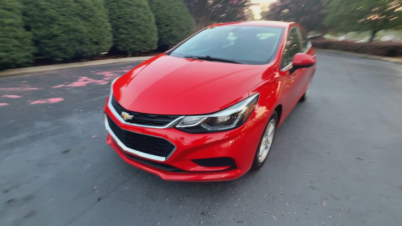 2018 Chevrolet Cruze LT photo 4