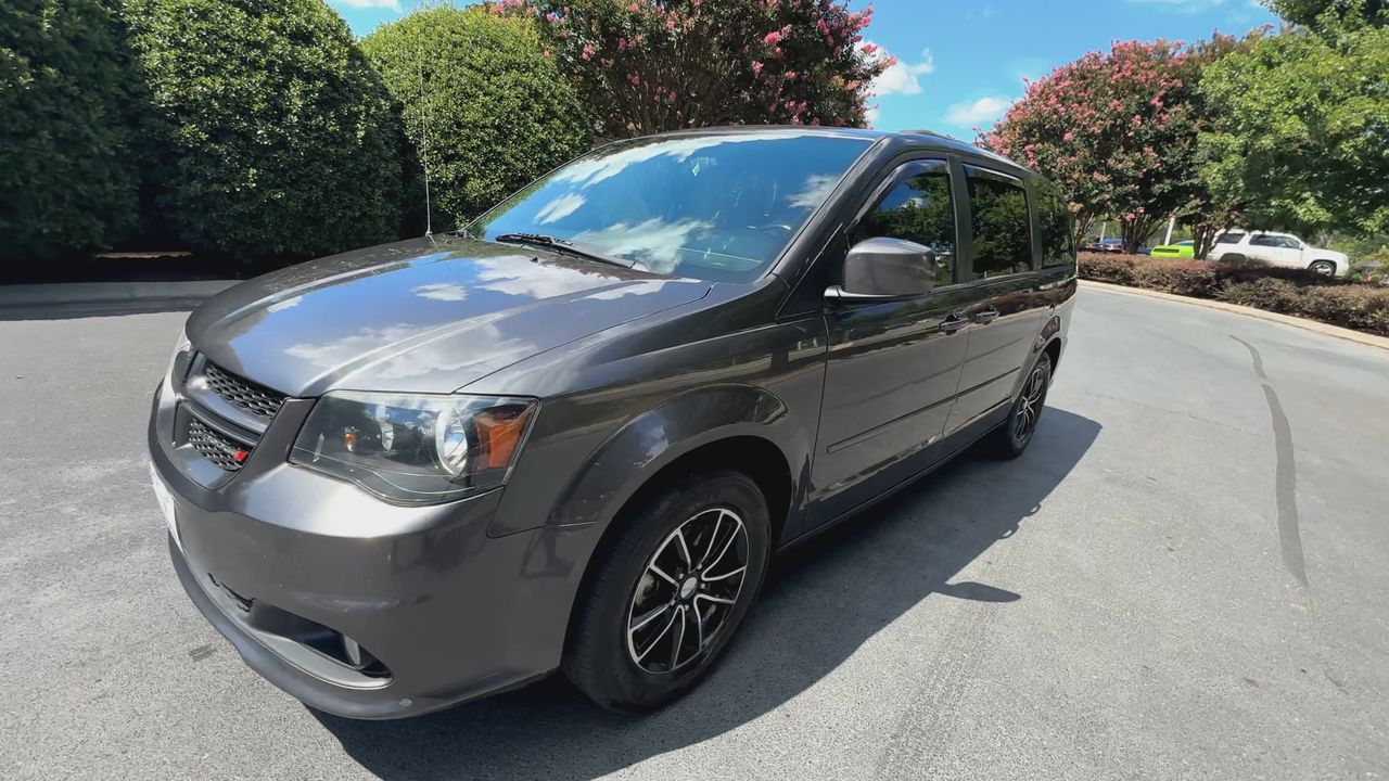 2016 Dodge Grand Caravan R/T photo 4