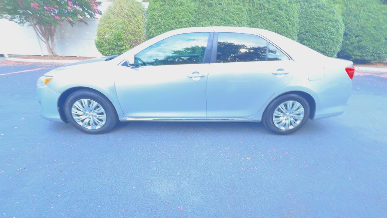 2013 Toyota Camry photo 5