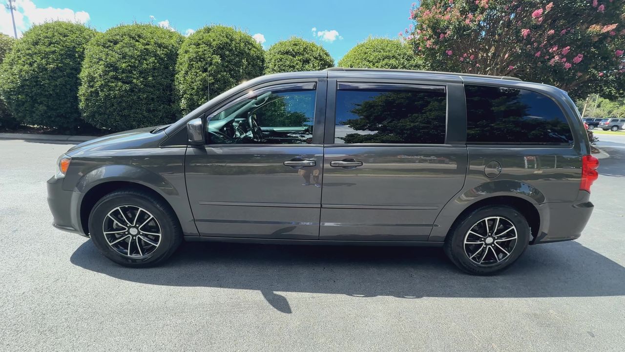 2016 Dodge Grand Caravan R/T photo 5