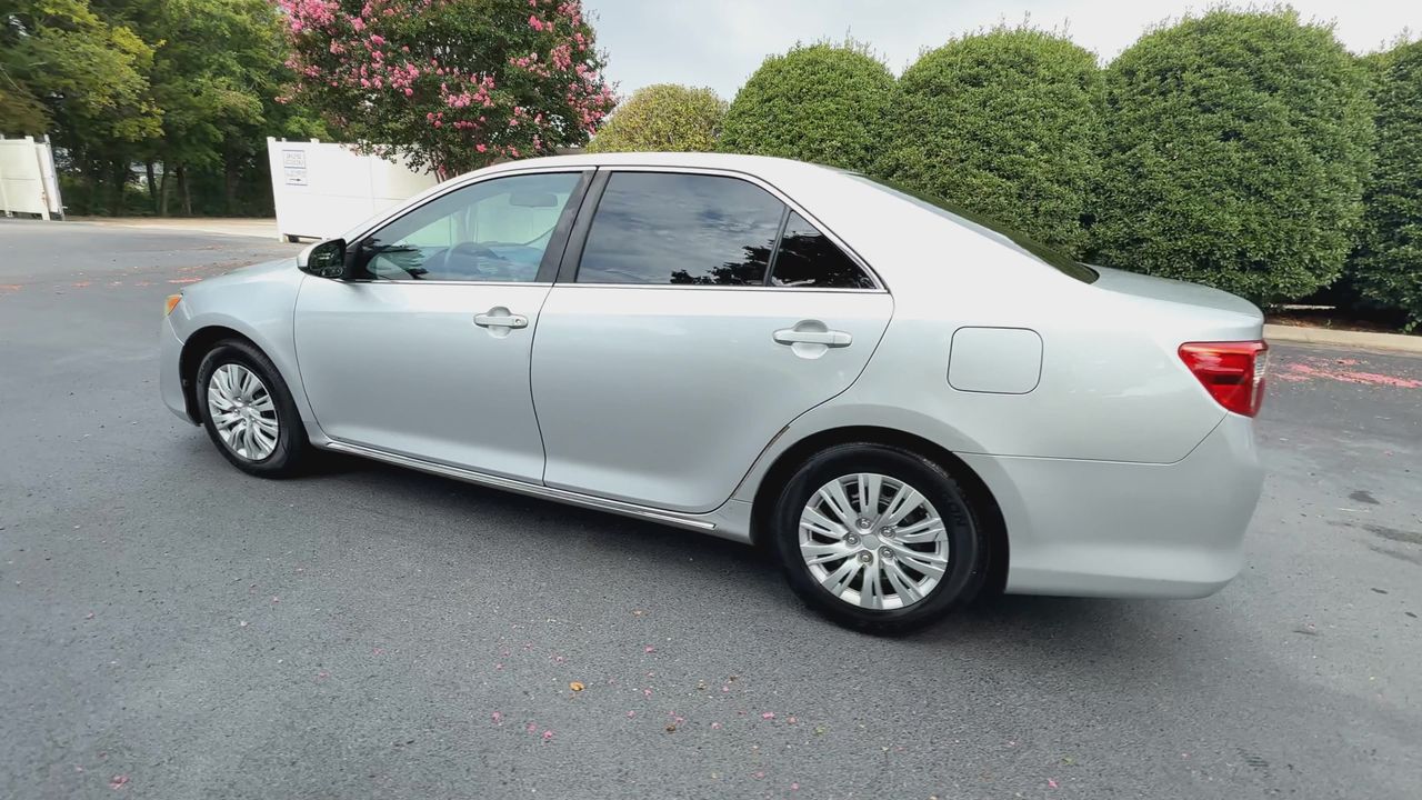 2013 Toyota Camry photo 6