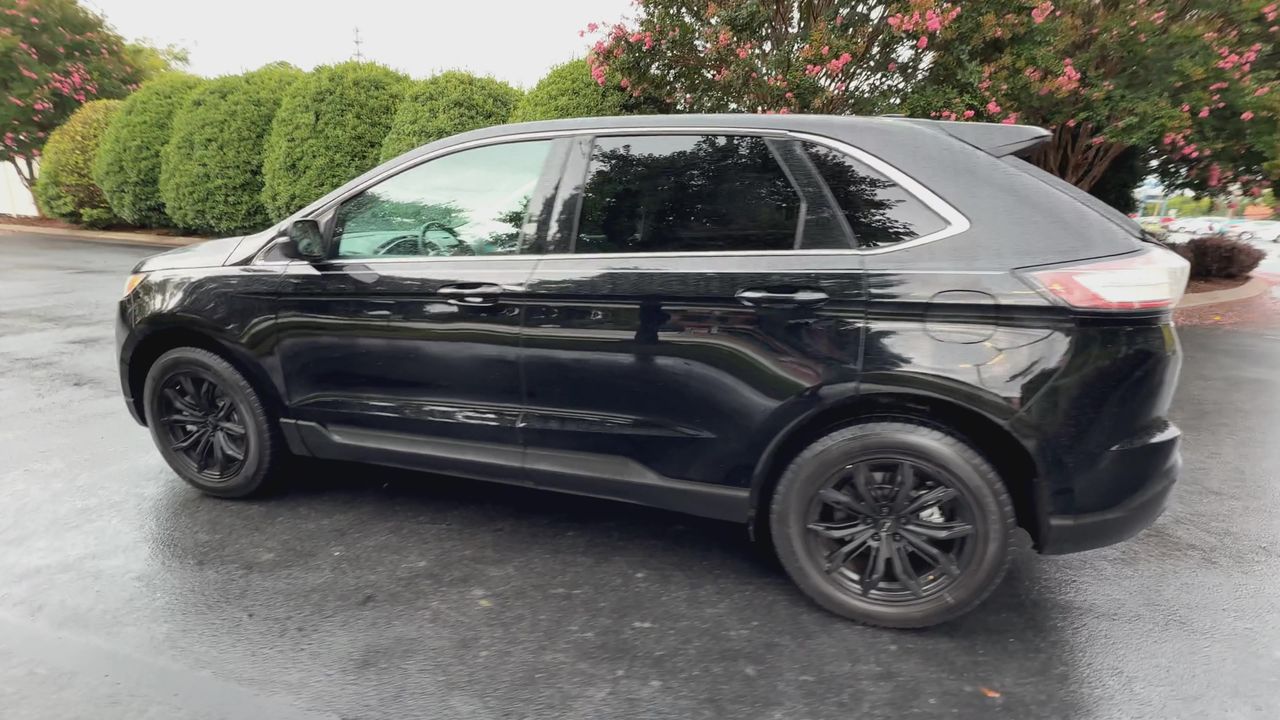 2016 Ford Edge SEL photo 4