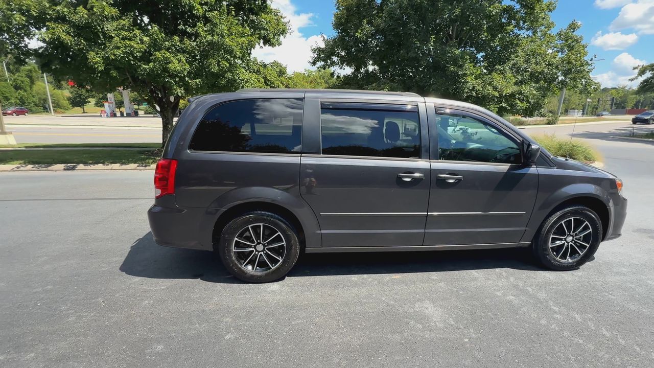 2016 Dodge Grand Caravan R/T photo 9