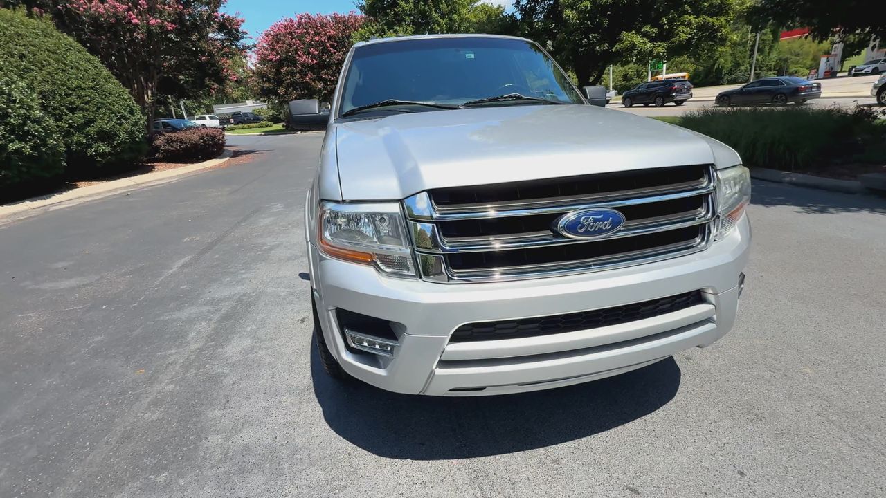 2017 Ford Expedition XLT photo 3