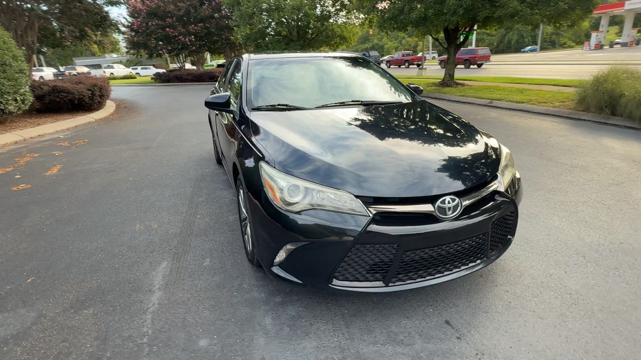 2017 Toyota Camry XLE XSE photo 2