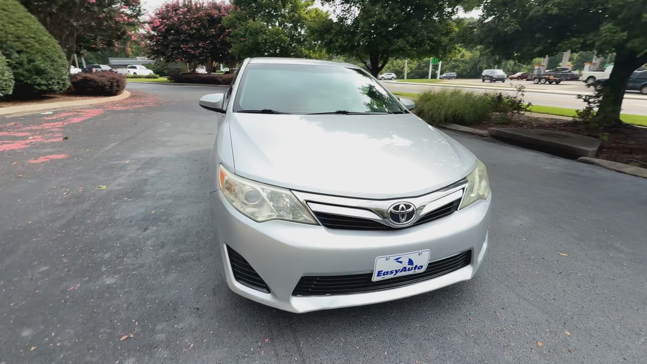 2013 Toyota Camry photo 3