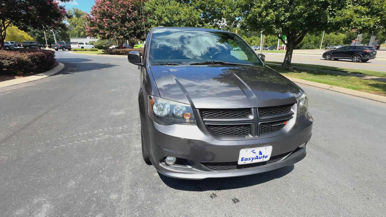 2016 Dodge Grand Caravan R/T photo 3