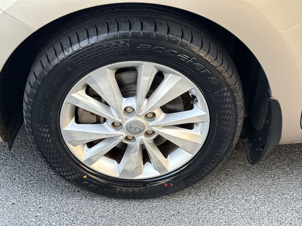 2015 Kia Sedona LX photo 10