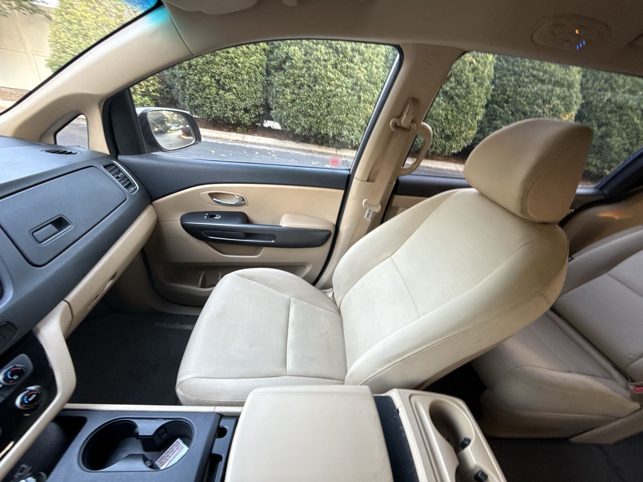 2015 Kia Sedona LX photo 18