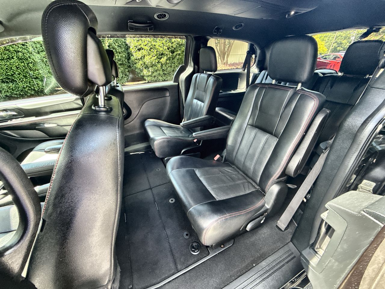 2016 Dodge Grand Caravan R/T photo 19