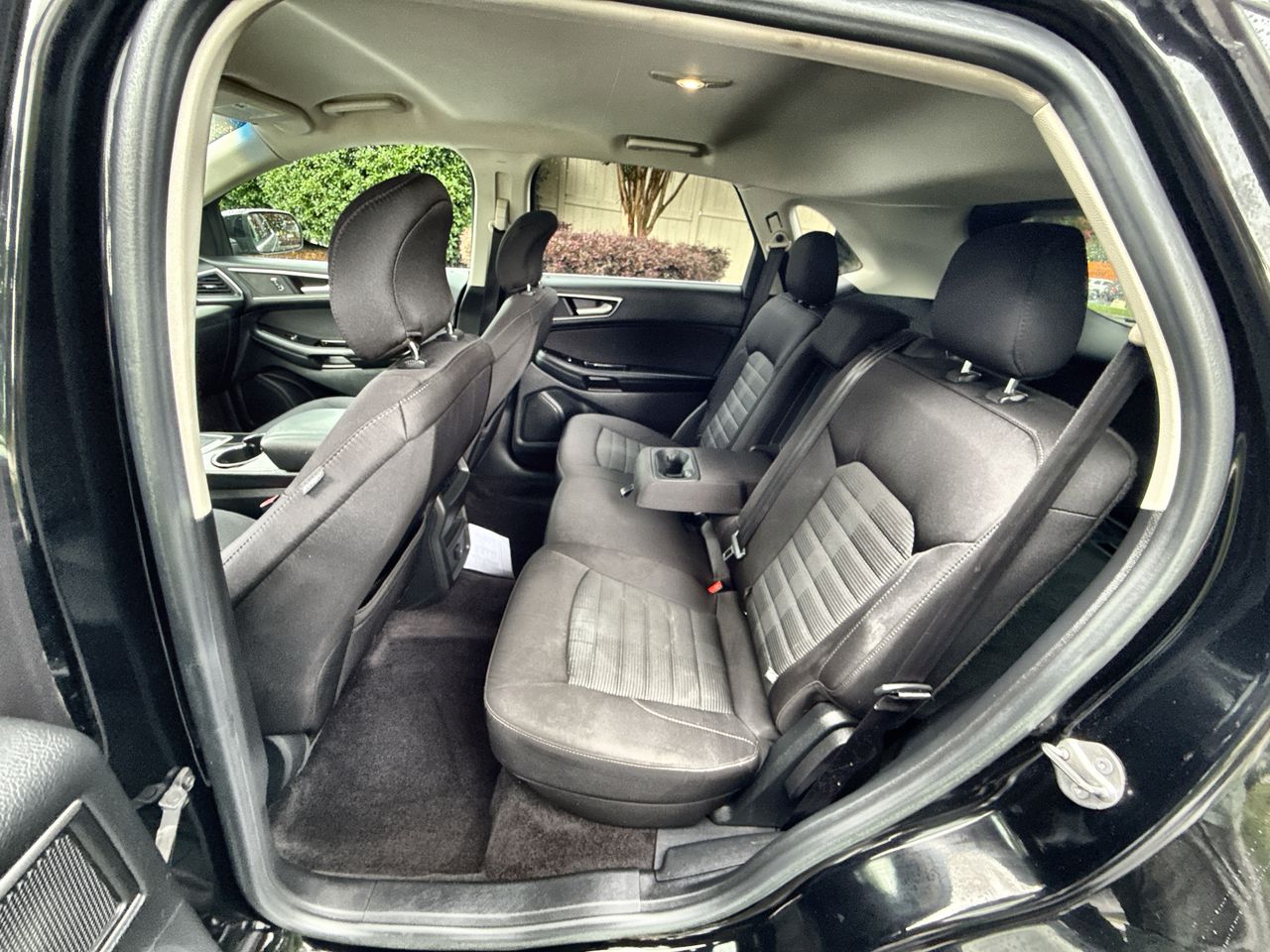 2016 Ford Edge SEL photo 16