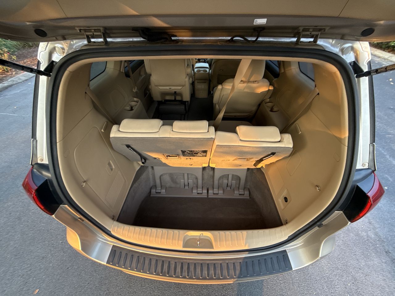 2015 Kia Sedona LX photo 21