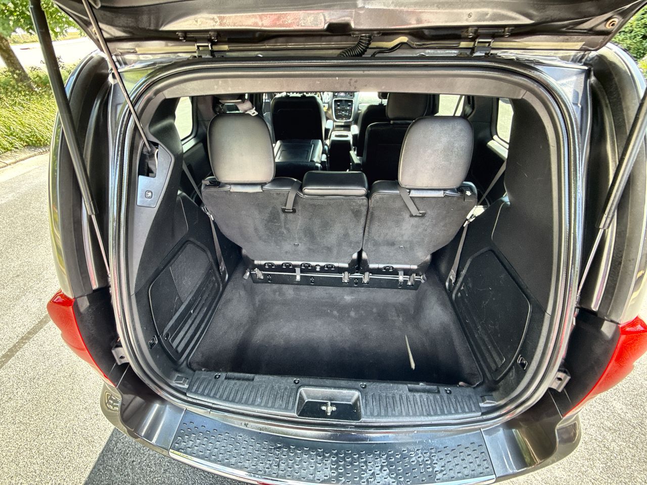 2016 Dodge Grand Caravan R/T photo 21