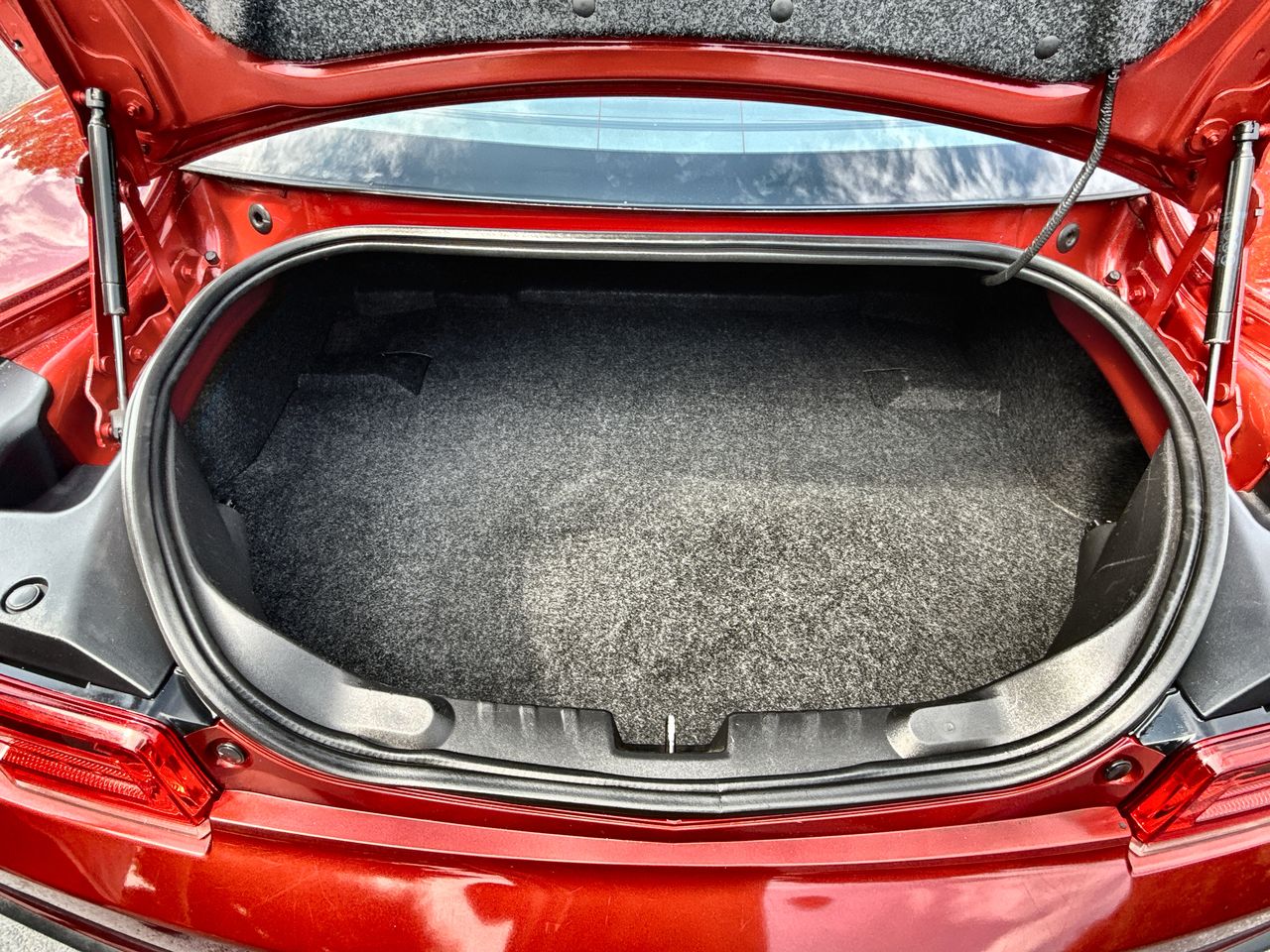 2014 Chevrolet Camaro 2LT photo 22