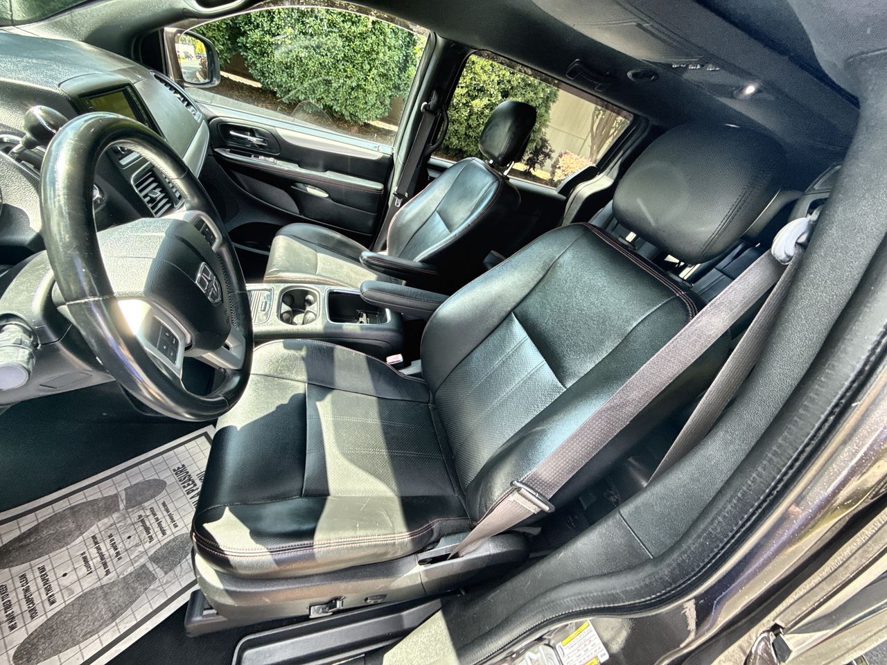 2016 Dodge Grand Caravan R/T photo 14