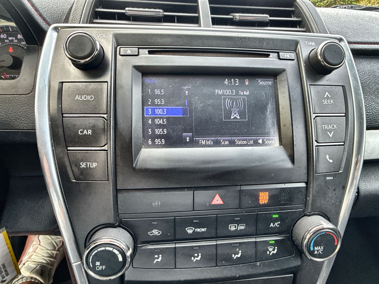 2017 Toyota Camry XLE XSE photo 16