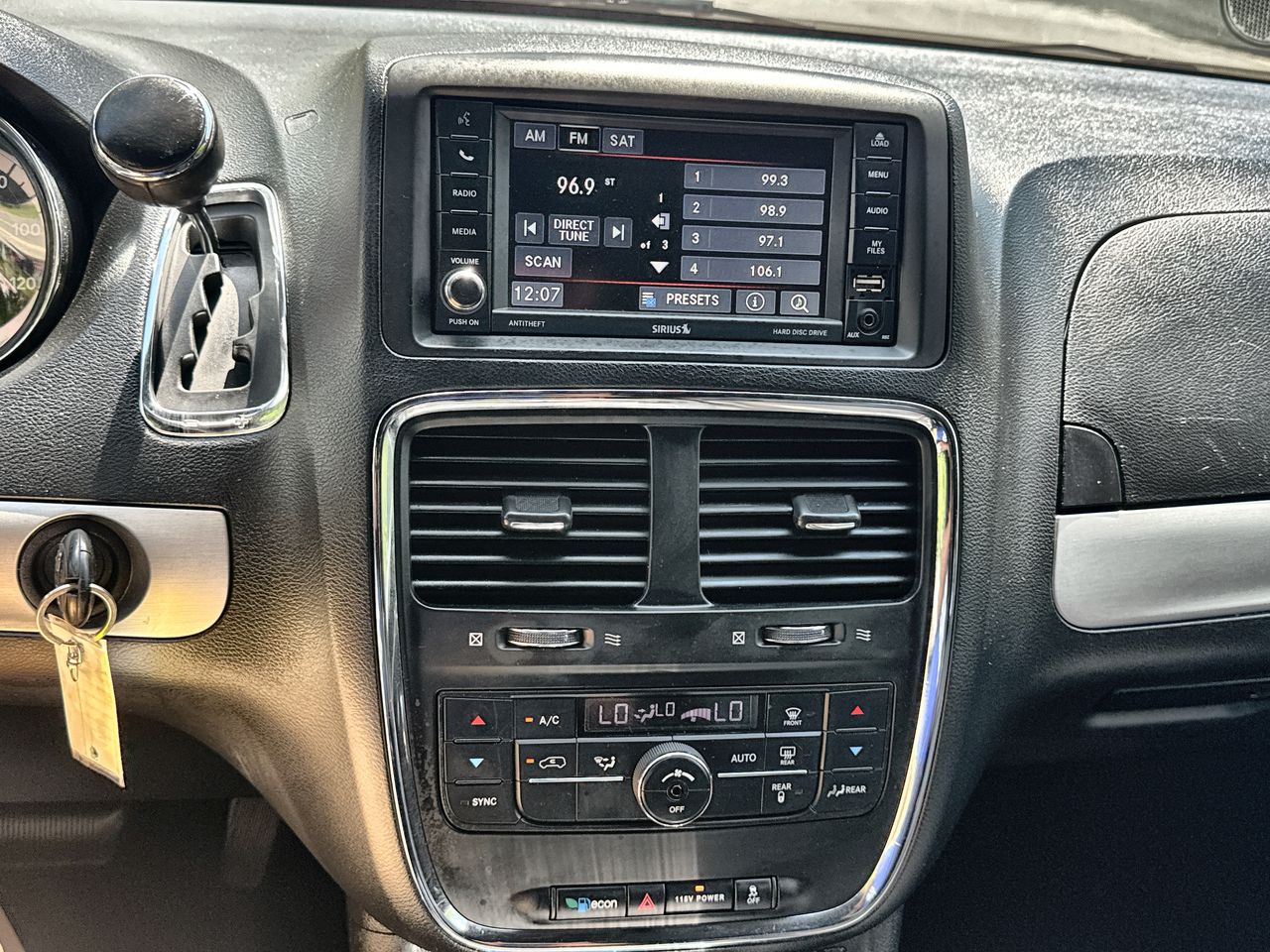 2016 Dodge Grand Caravan R/T photo 17