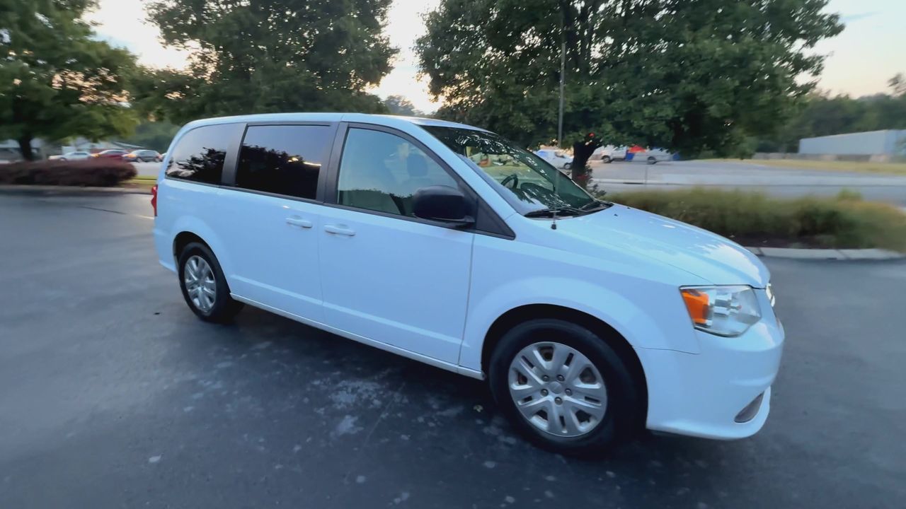 2018 Dodge Grand Caravan SE photo 2