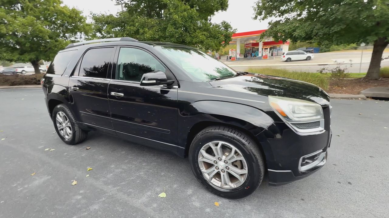 2015 Nissan Rogue Select S photo 2